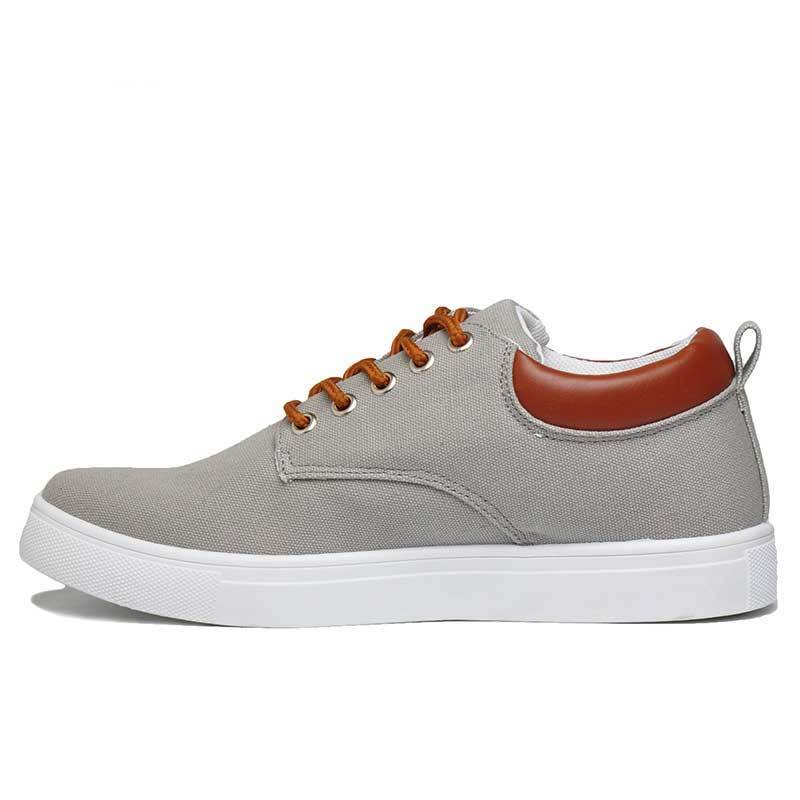 Sports canvas shoes