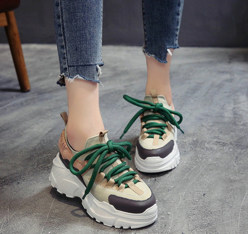 Casual canvas shoes
