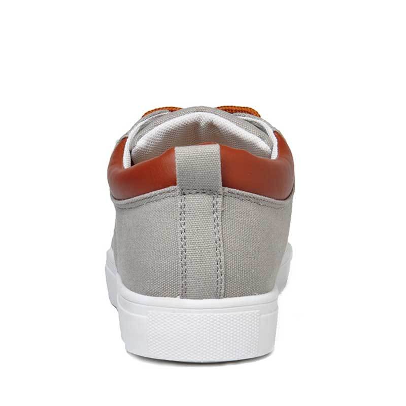 Sports canvas shoes